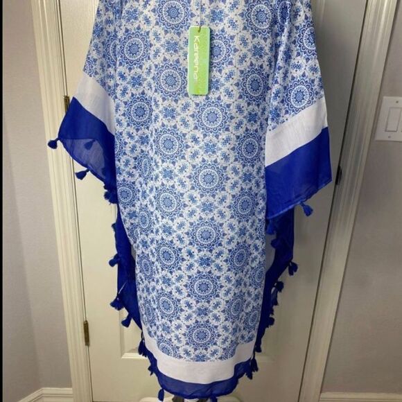 KAREENA’s OSFA Pretty Blue Print Kimona with tassels. - Picture 3 of 8